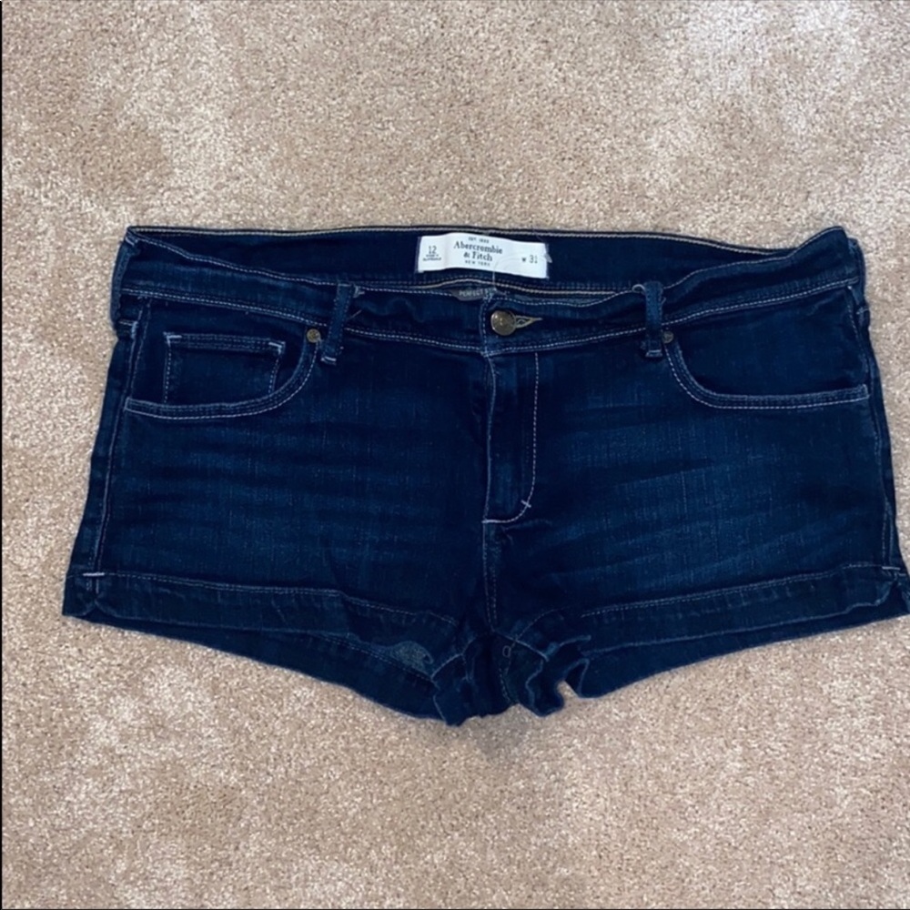 Abercrombie & Fitch Jean shorts - size 31